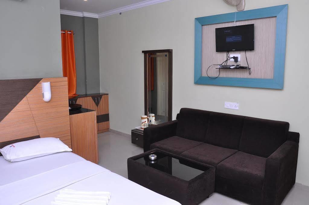 Oyo 436 Emirates Suites Bengaluru Kültér fotó